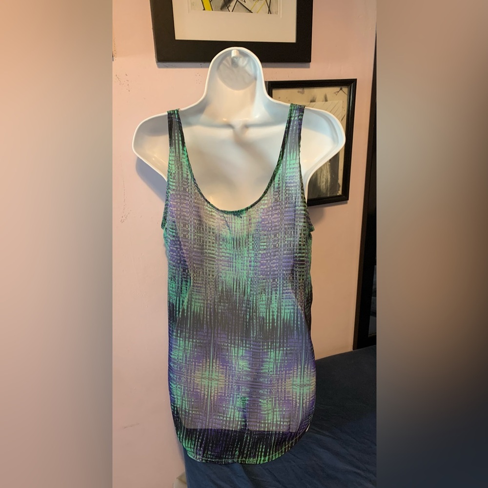 🩷Volcom Tank🩷 - Picture 2 of 9